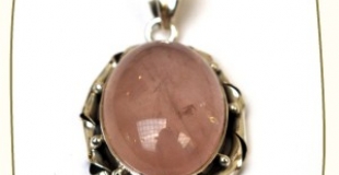 Pendentif quartz rose