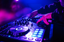 DJ professionnel pour soirée CSE, groupe et association !